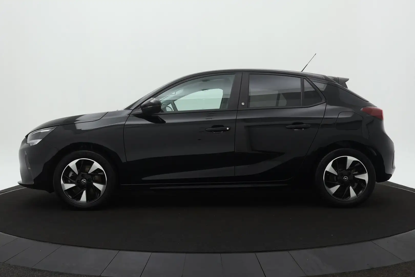 Opel Corsa-e Edition 50 kWh | Navigatie | Camera | Climate cont Zwart - 2