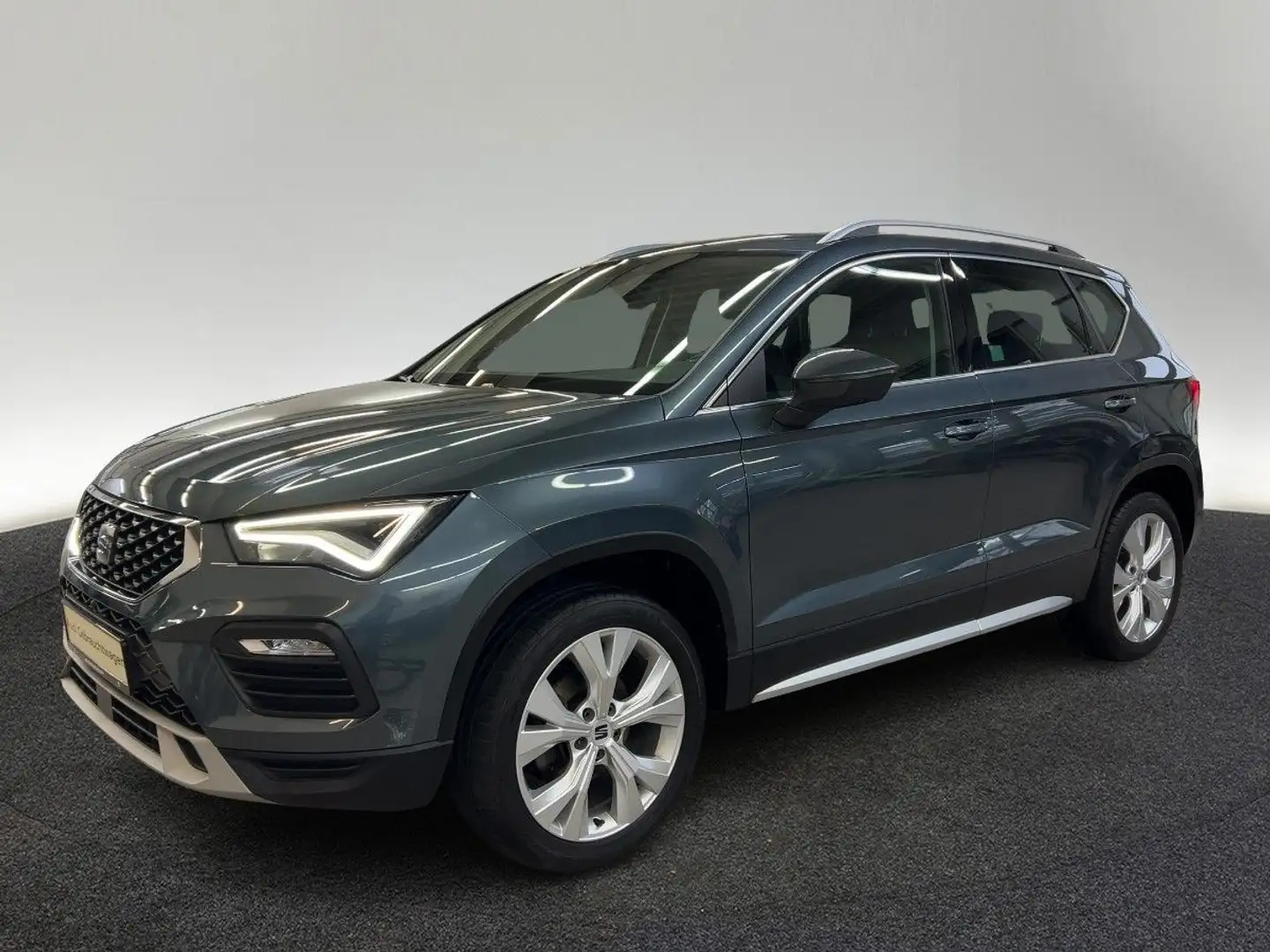 SEAT Ateca 1.5 TSI ACT Xperience DSG AHK Navi Beats K Grau - 2