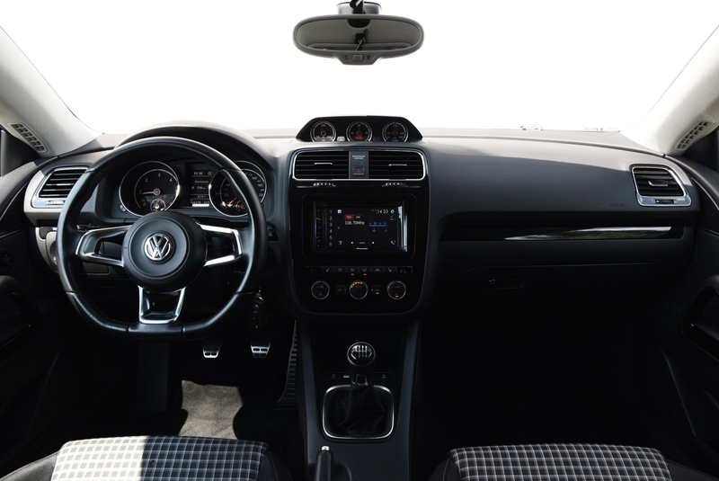 Volkswagen Scirocco 2.0 TDI BMT R-Line/1-HAND/Dynaudio/PDC — photo 11