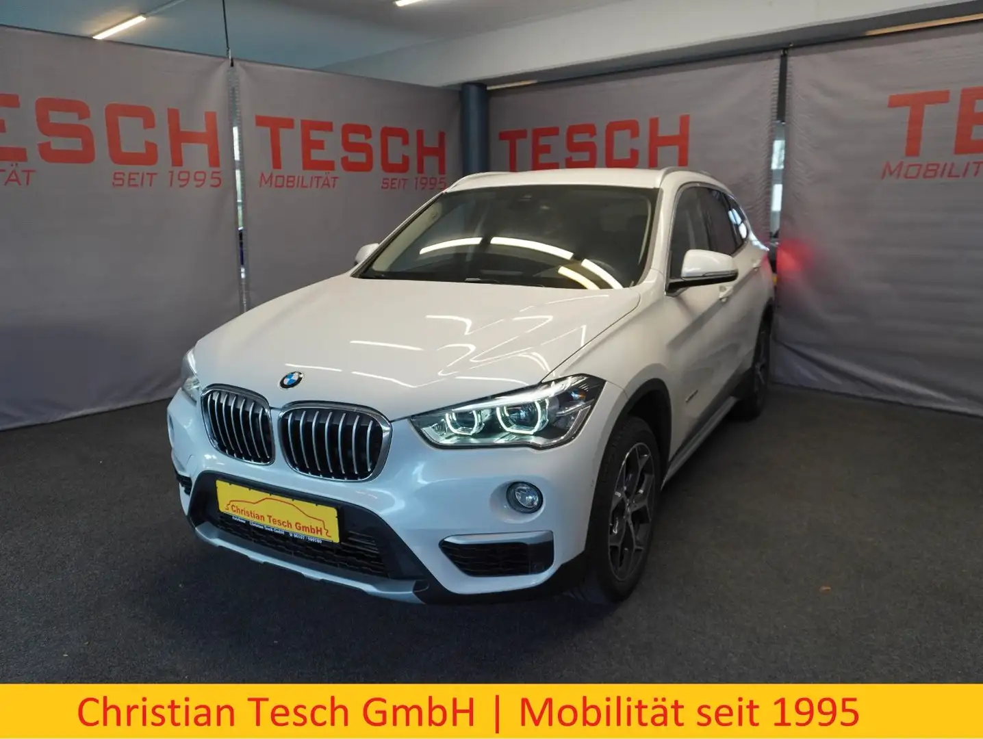 BMW X1 sDrive 20i | NAVI | LEDER | PDC | AHK | LED | Blanc - 1
