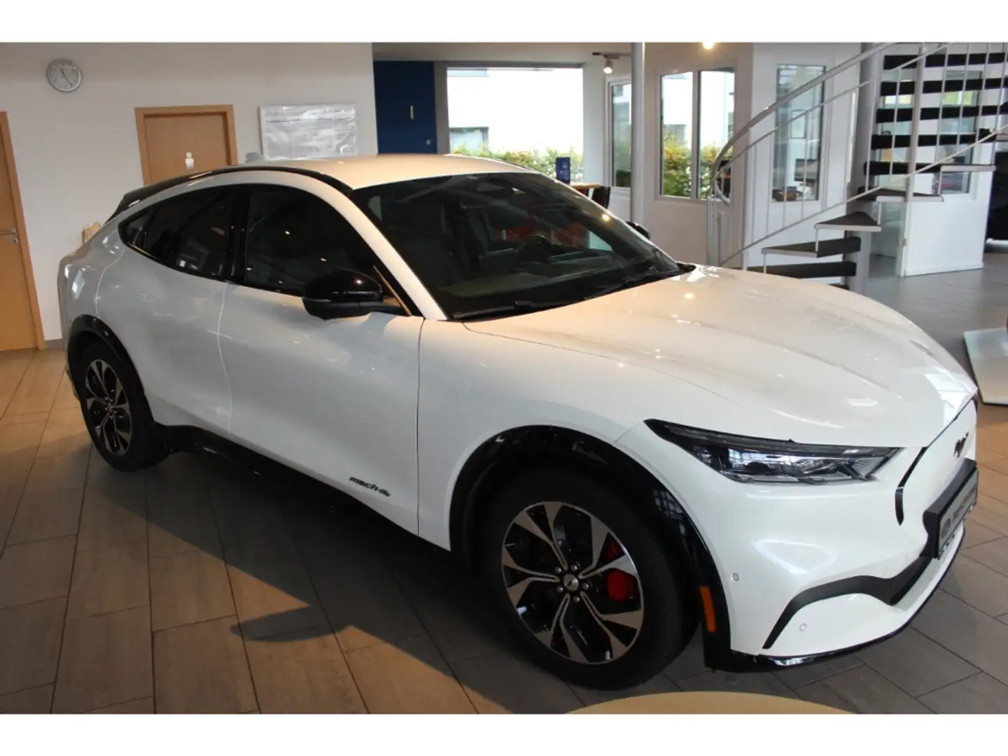 Ford Mustang Mach-E AWD SR, MATRIX-LED, 19''KM, ACC, NAVI, PDC, B&O Weiß - 2