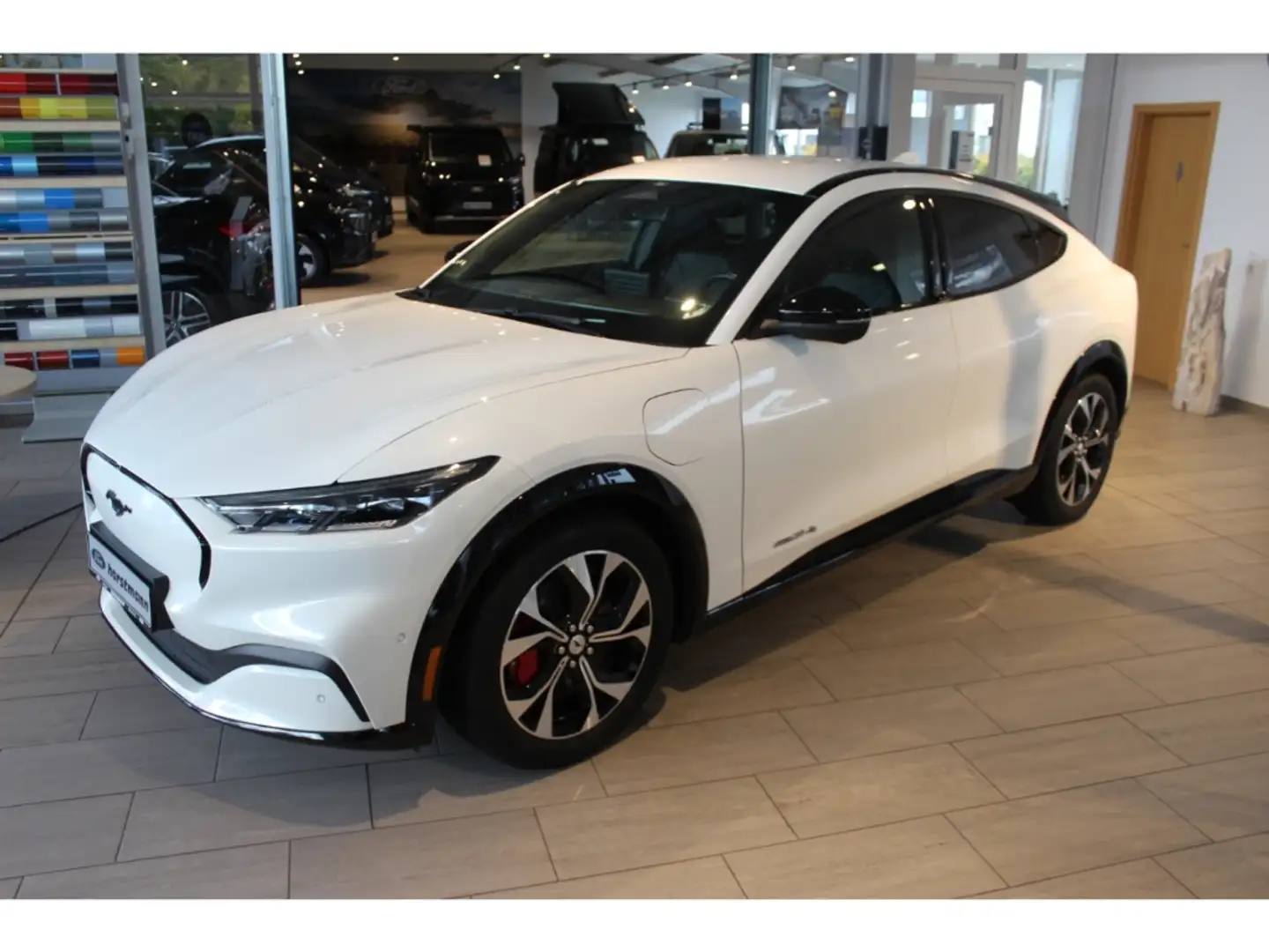 Ford Mustang Mach-E AWD SR, MATRIX-LED, 19''KM, ACC, NAVI, PDC, B&O Weiß - 1