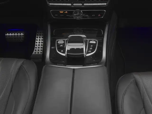 Mercedes-Benz G-Class view 21