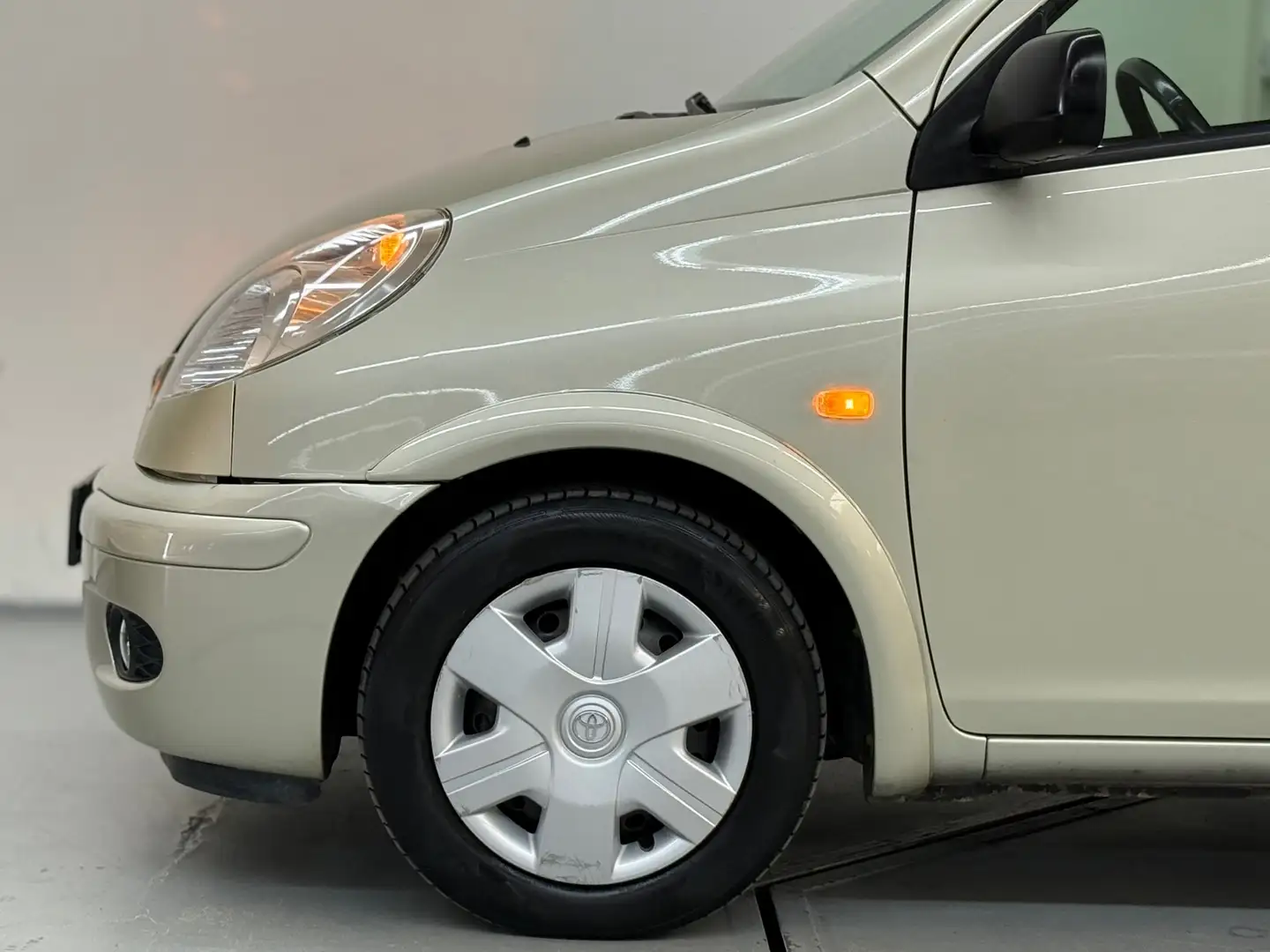 Toyota Yaris Verso 1.3 VVT-i Sol Automaat APK Airco Beige - 2