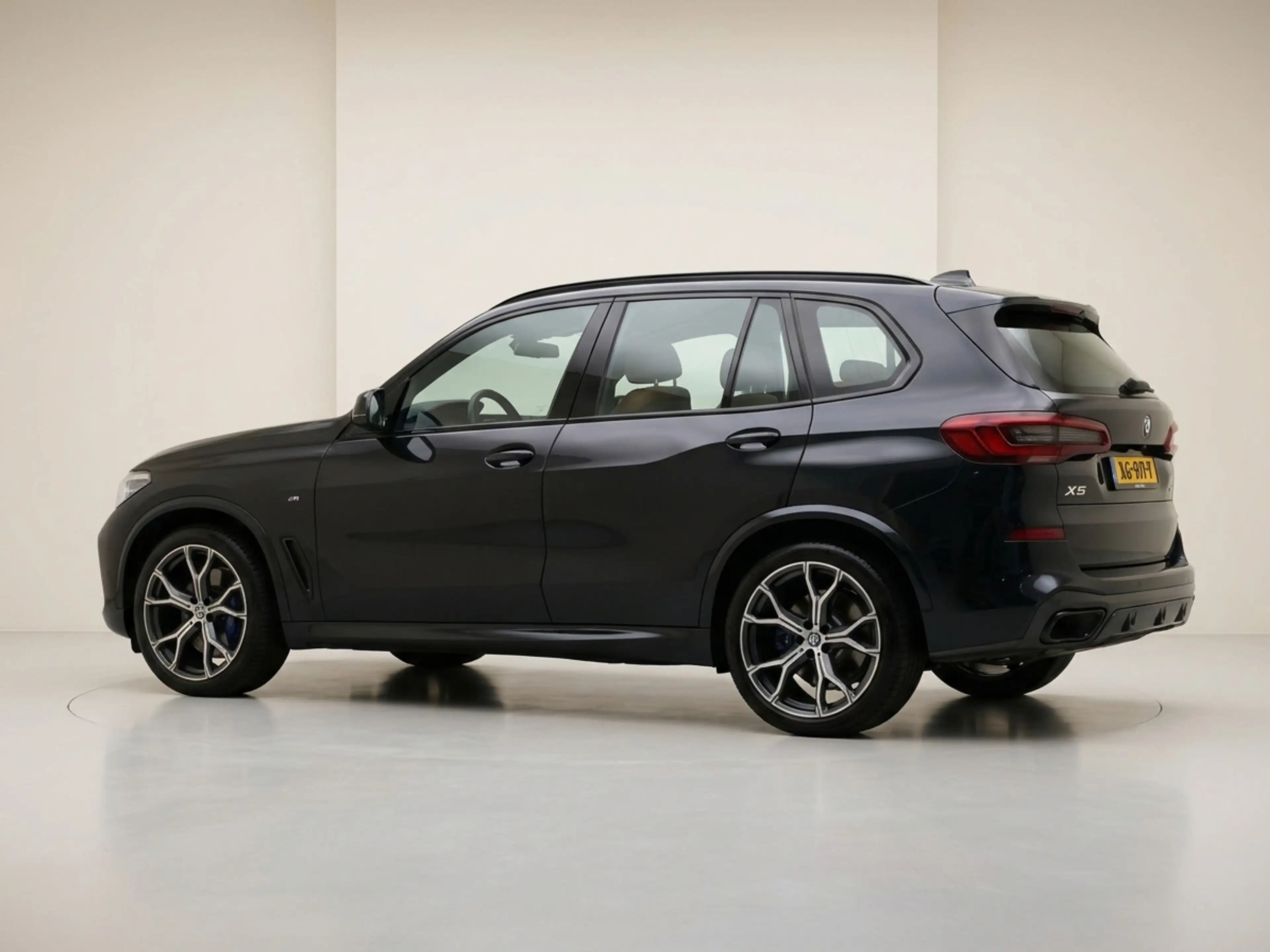 BMW X5 XDrive40i High Executive M-PAKKET PANO-DAK NL-AUTO — photo 3