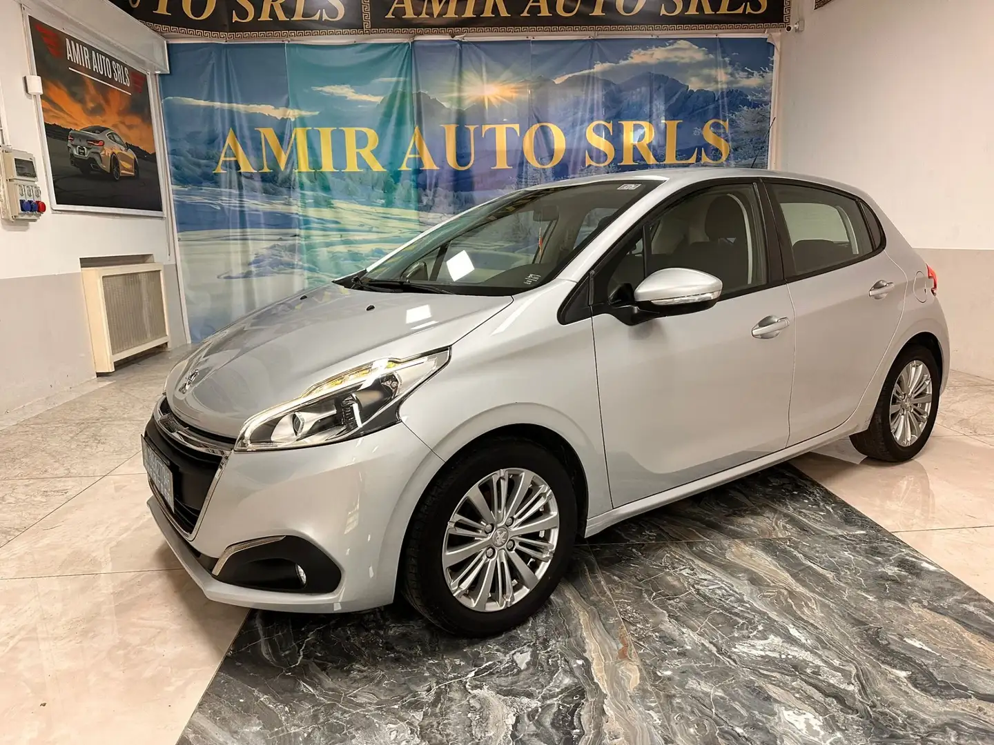 Peugeot 208 PureTech 82 5 porte Allure Gris - 2