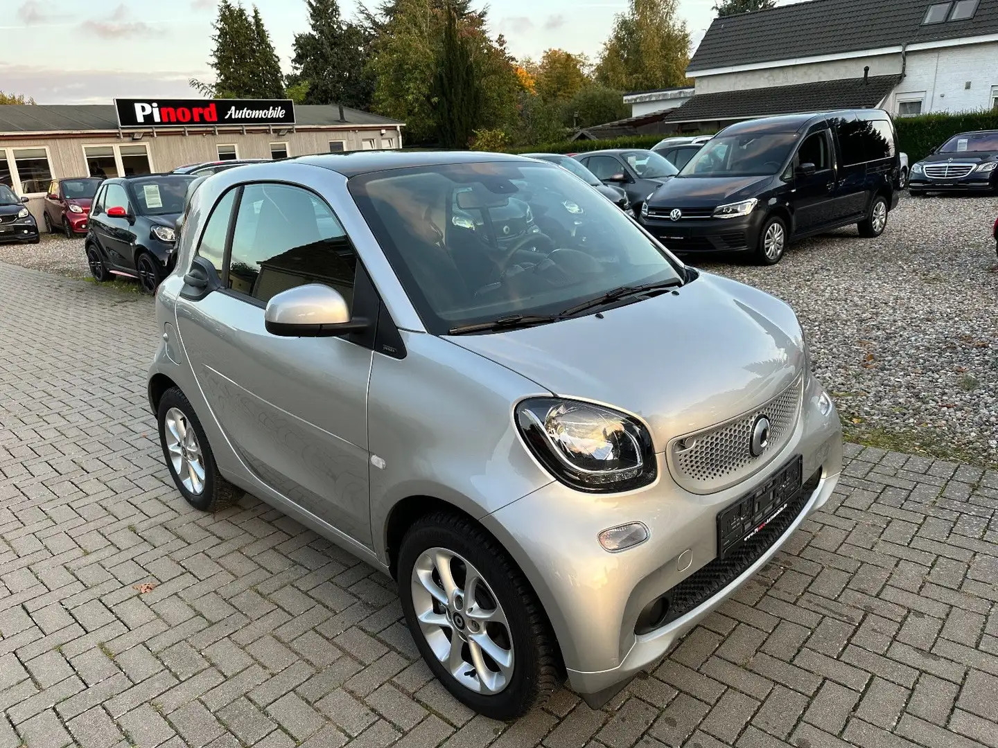 smart forTwo Passion AUTOMATIK-PANO-MFL-ALU-USB Silber - 1