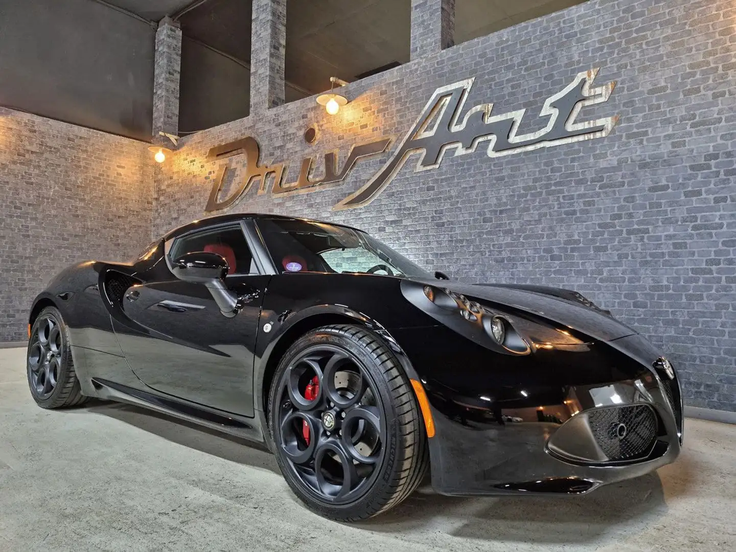 Alfa Romeo 4C 1750 TBI 240 Schwarz - 2