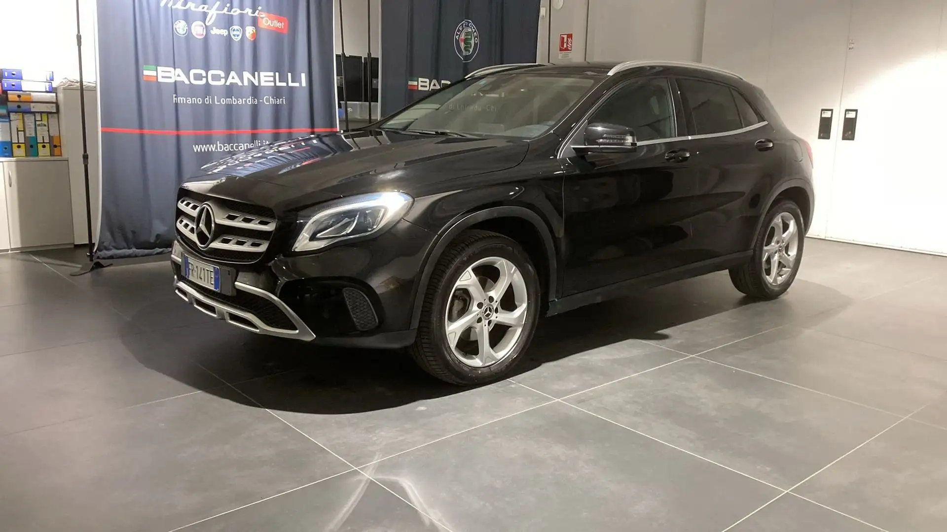 Mercedes-Benz GLA 180 180 d Automatic Executive Negro - 1