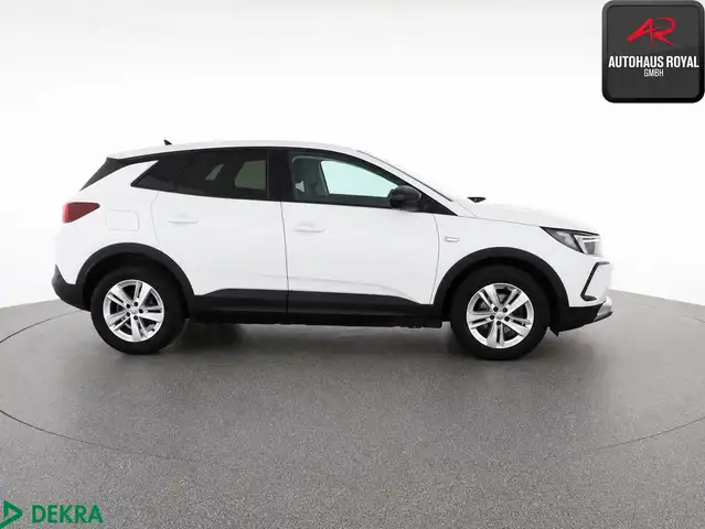 Opel Grandland X view 6