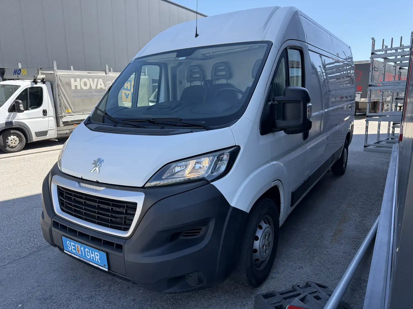 Peugeot Boxer Bus 3300 L3H2 2,0 S&S BlueHDi Bianco - 1