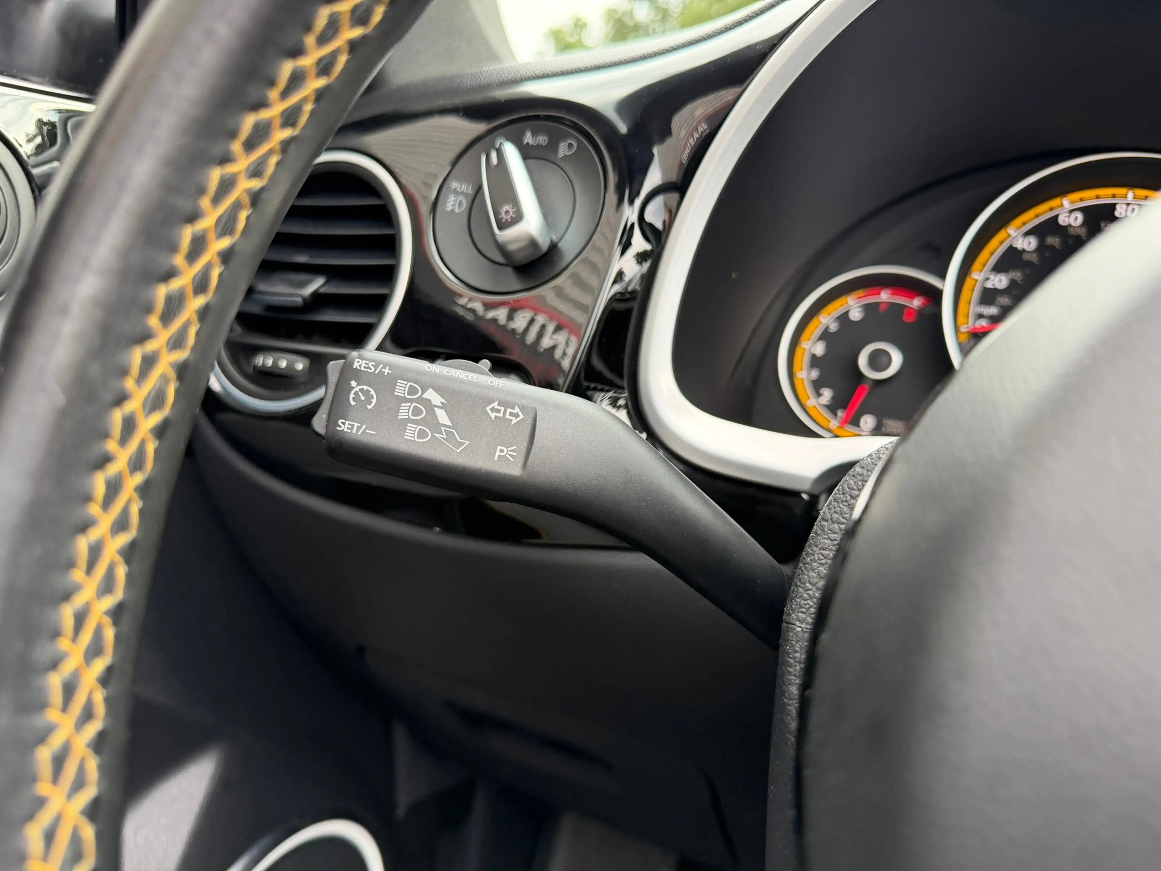 Volkswagen New Beetle CABRIOLET Dune 170PK|Camera|CruisC. — photo 18