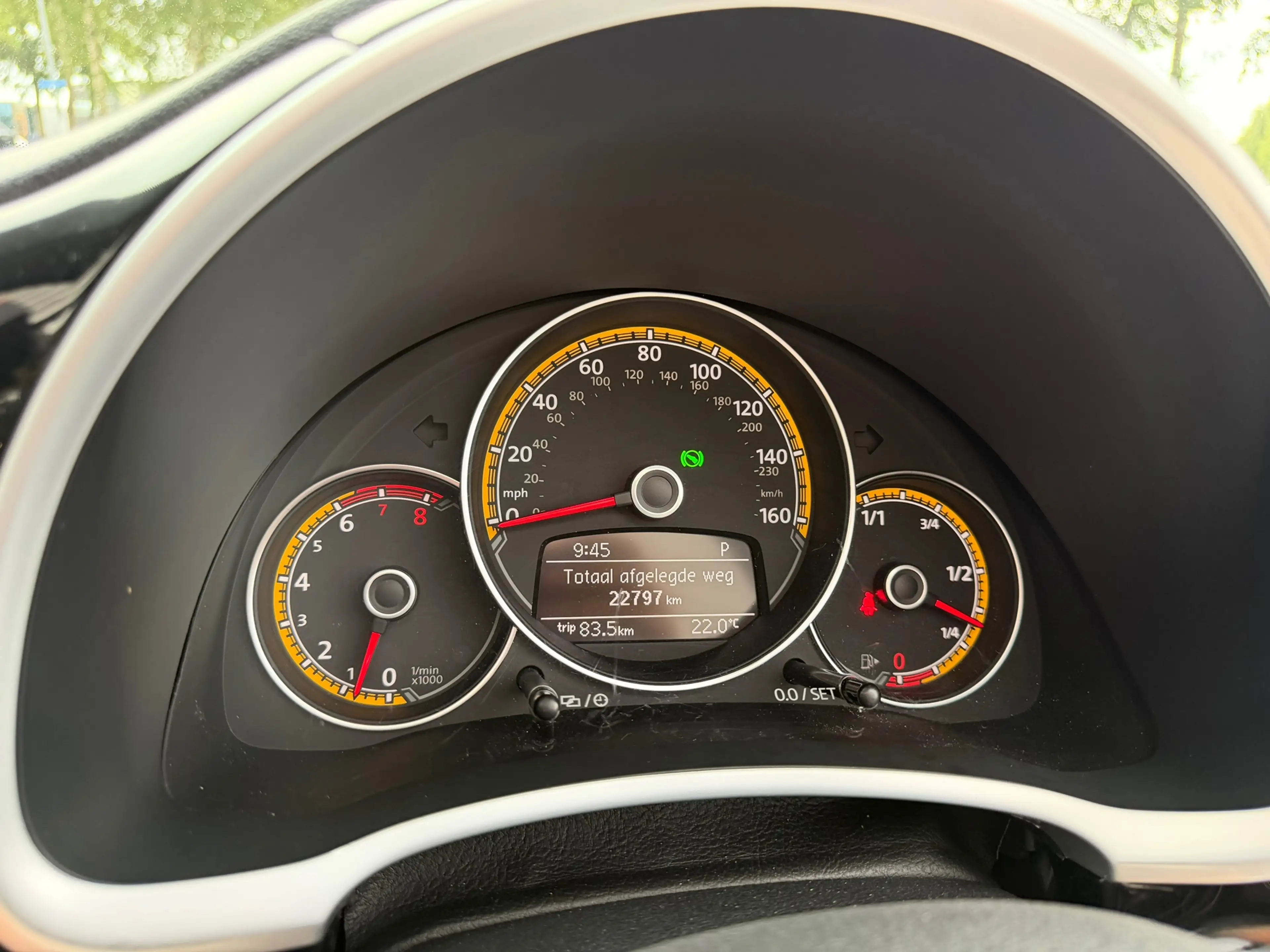 Volkswagen New Beetle CABRIOLET Dune 170PK|Camera|CruisC. — photo 9