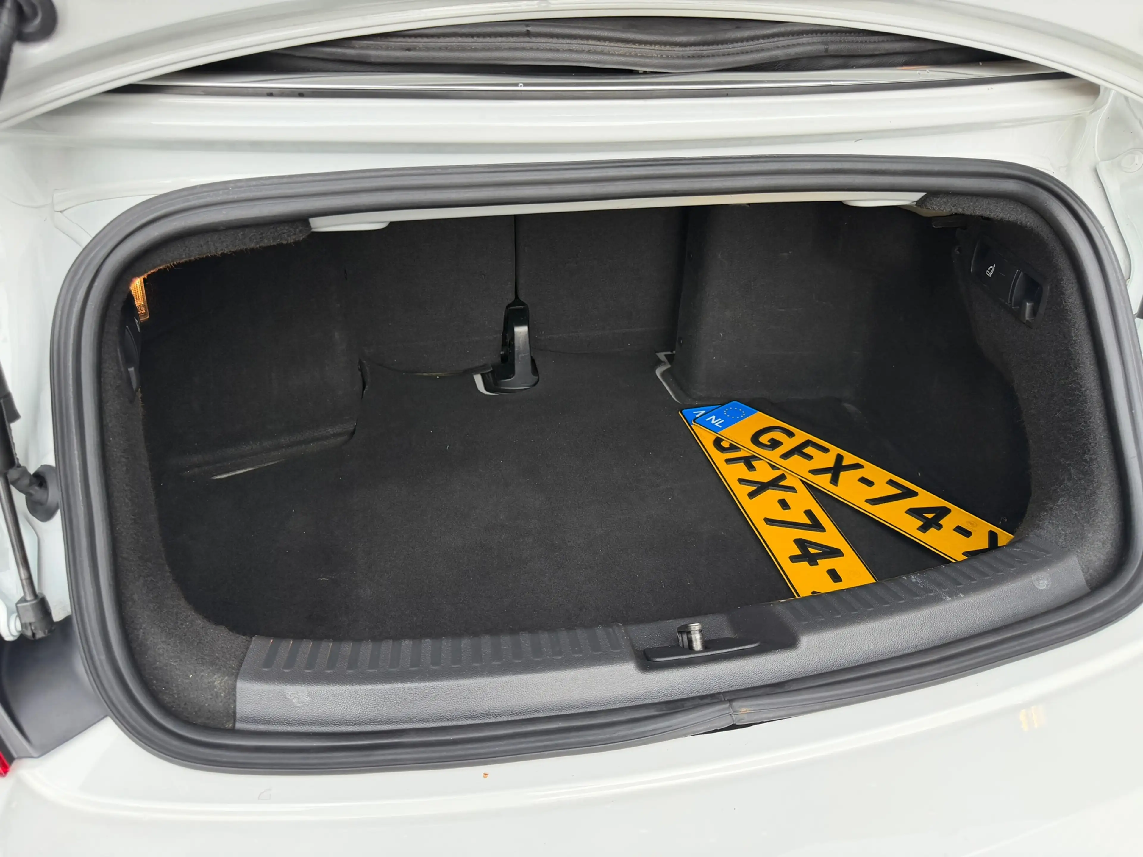 Volkswagen New Beetle CABRIOLET Dune 170PK|Camera|CruisC. — photo 21