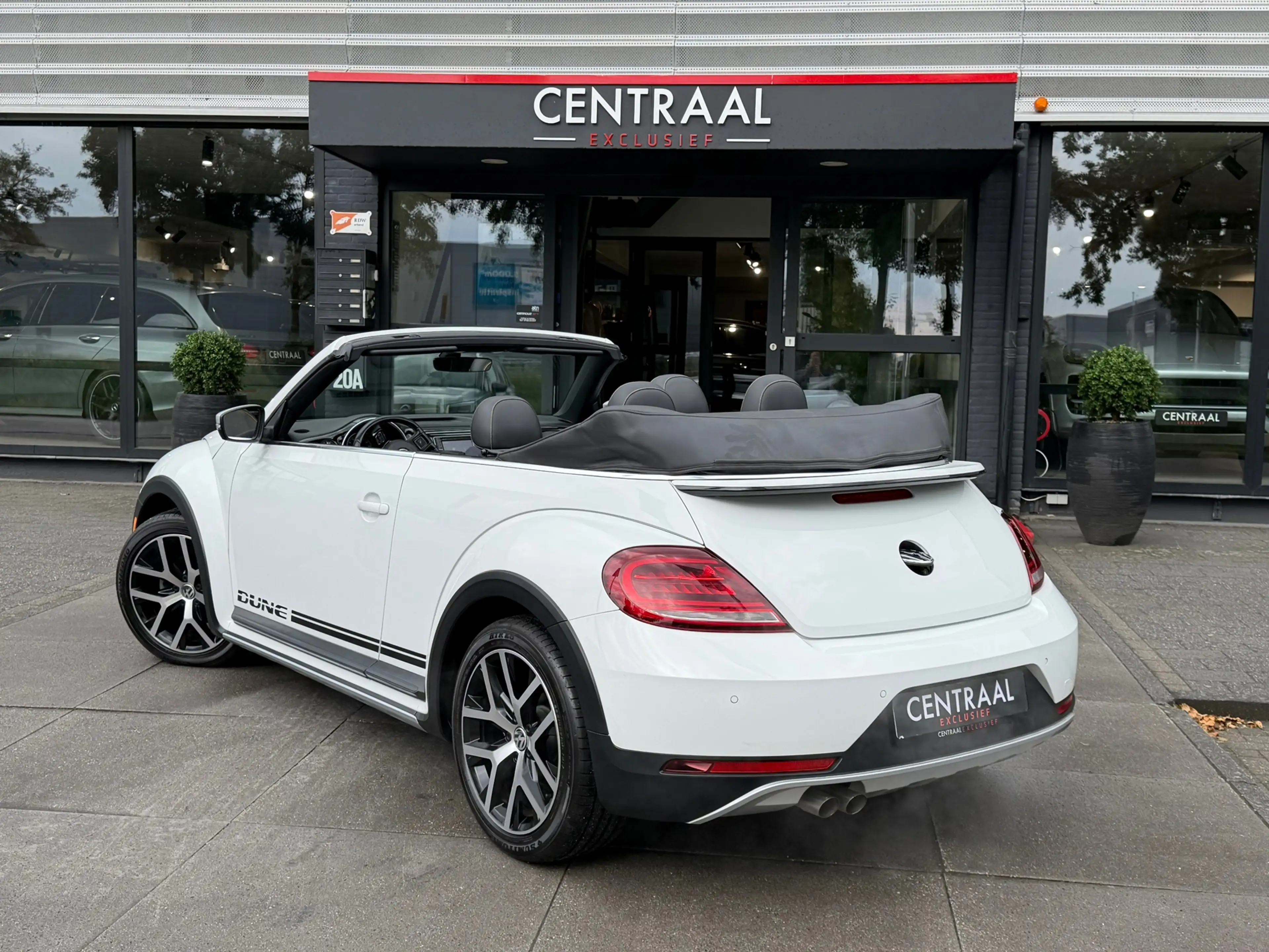 Volkswagen New Beetle CABRIOLET Dune 170PK|Camera|CruisC. — photo 4