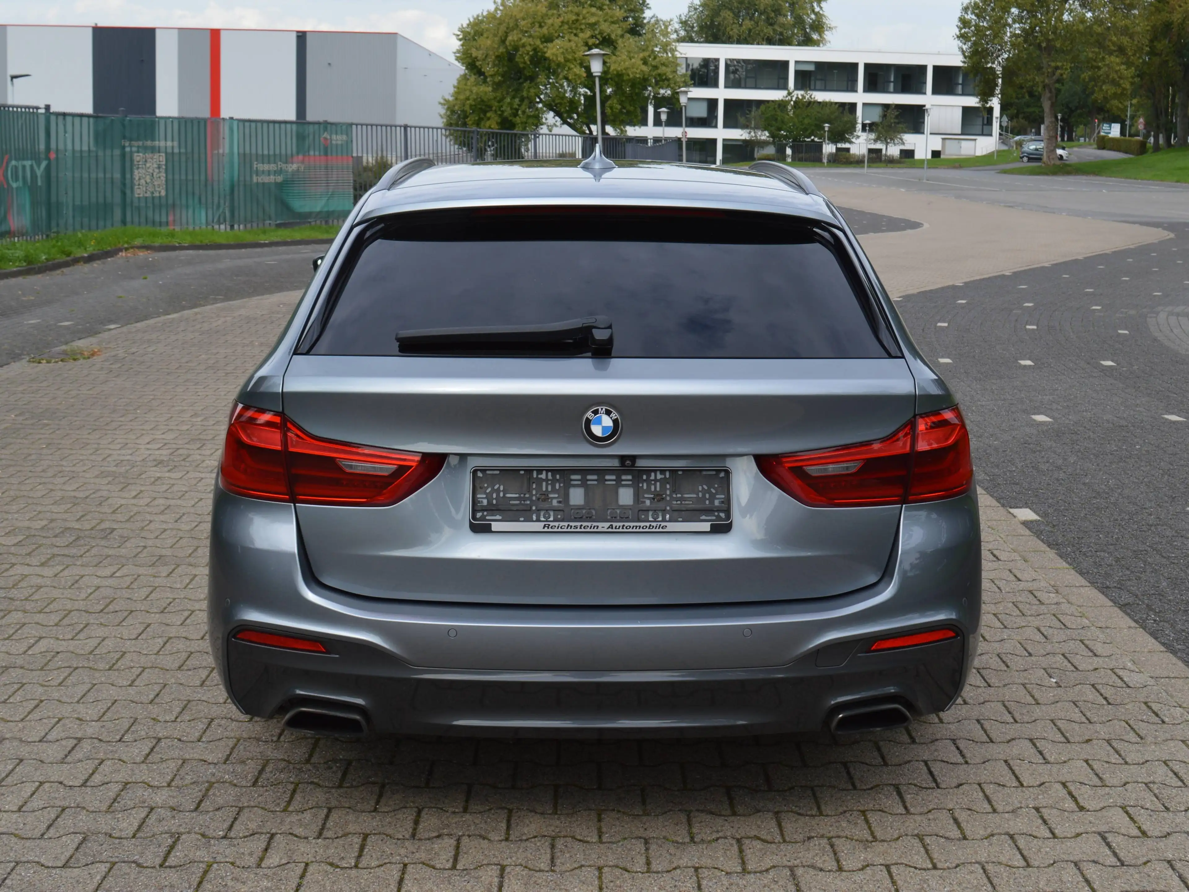 BMW 540 540 i xDrive M Sport*Leder*Pano*AHK*Sitzheizung*Navi*Kamera* — photo 8