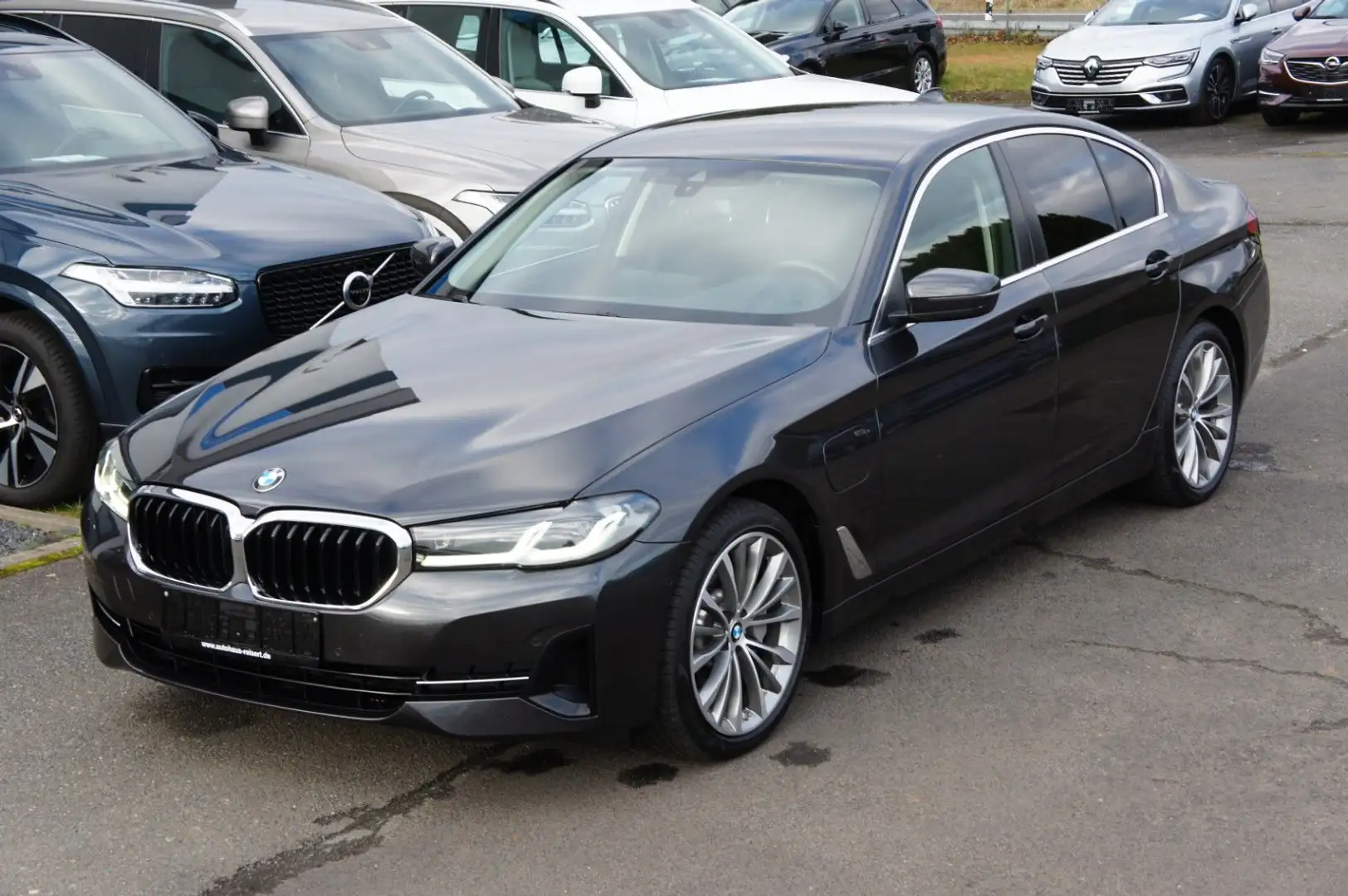 BMW 530 e xDrive Lim*AHK*NAV+*KAM*H/K*19Z*DAB*HYBRID* Grau - 1