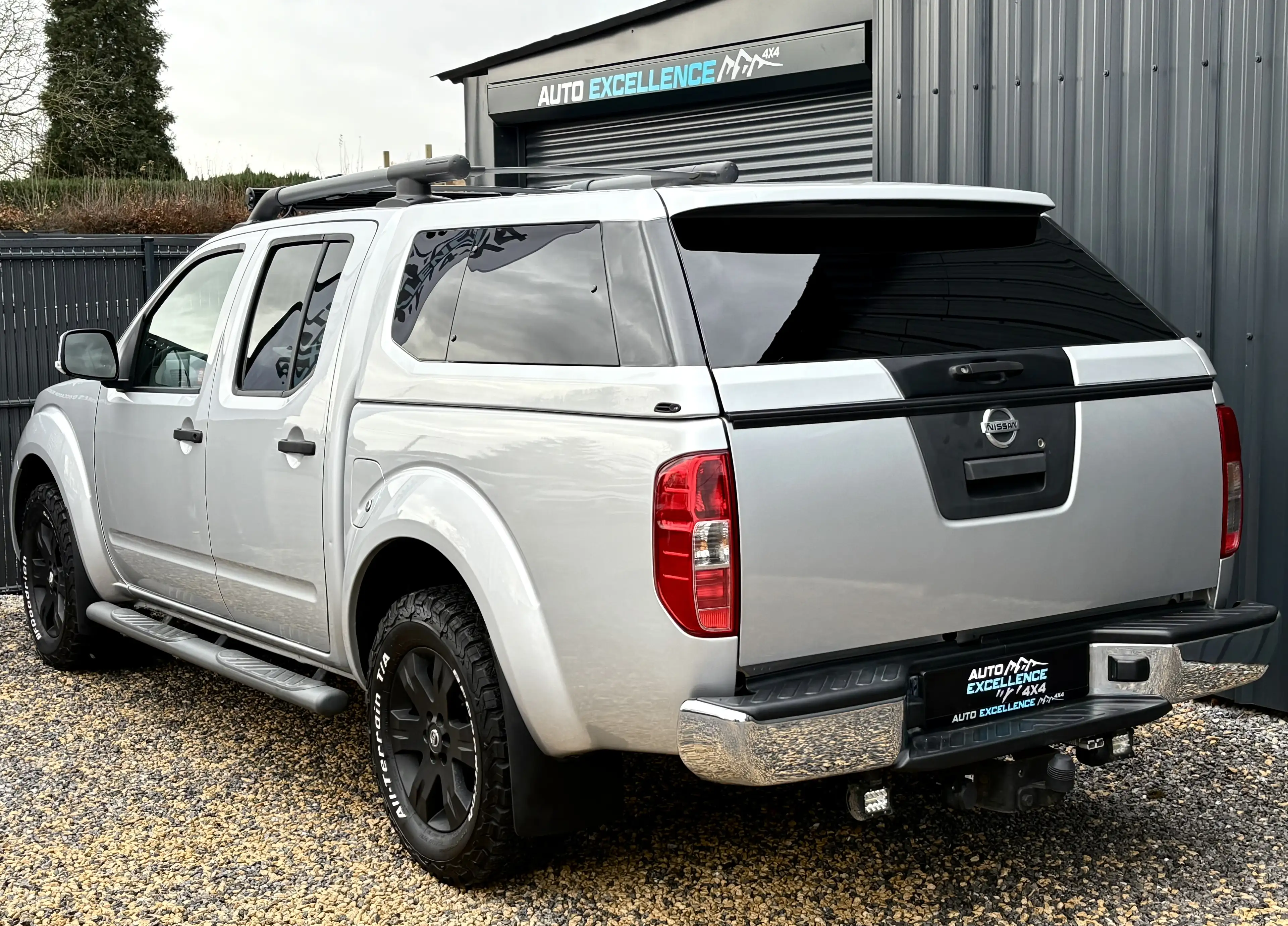 Nissan Navara 2.5 dCi 4x4 E5/ Full Options/ Neuve! — photo 4