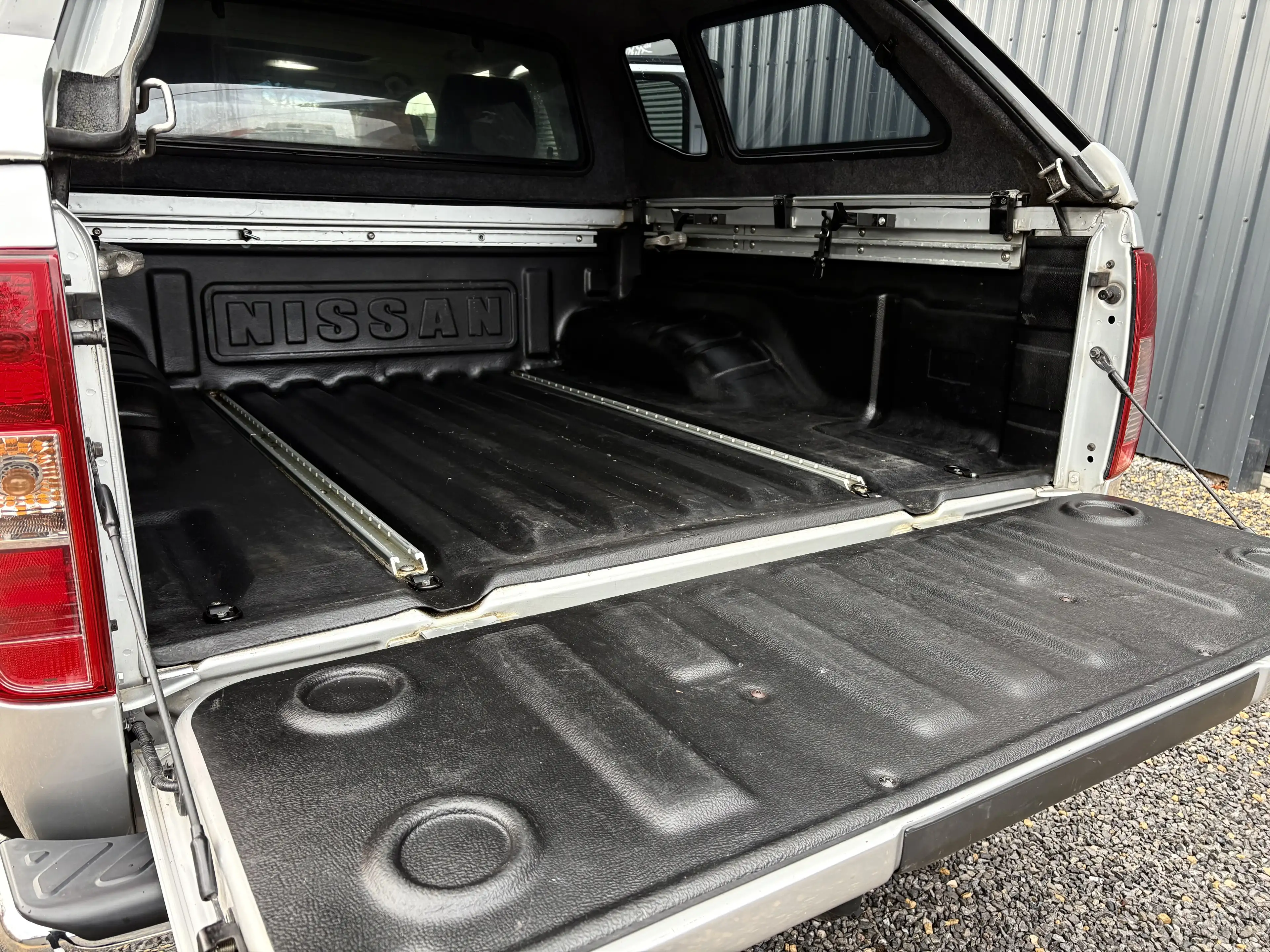 Nissan Navara 2.5 dCi 4x4 E5/ Full Options/ Neuve! — photo 15