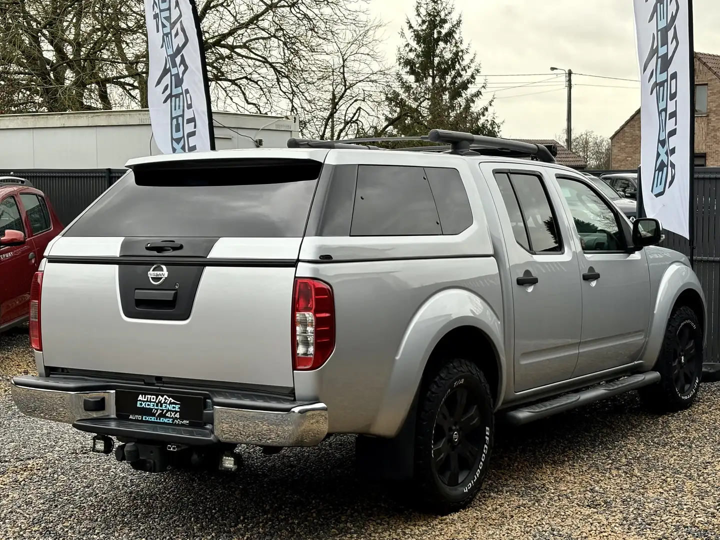 Nissan Navara 2.5 dCi 4x4 E5/ Full Options/ Neuve! Grijs - 2
