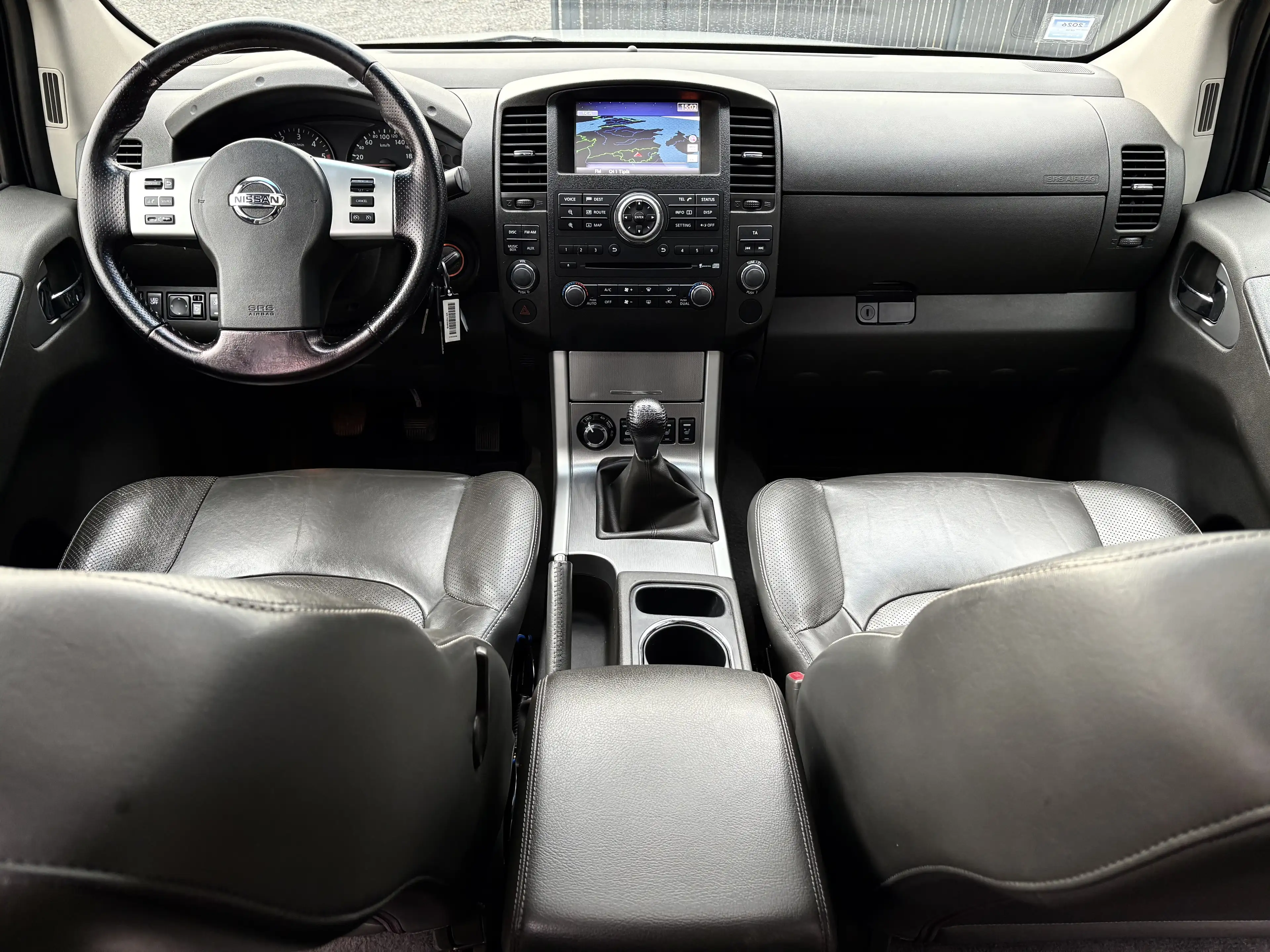Nissan Navara 2.5 dCi 4x4 E5/ Full Options/ Neuve! — photo 6