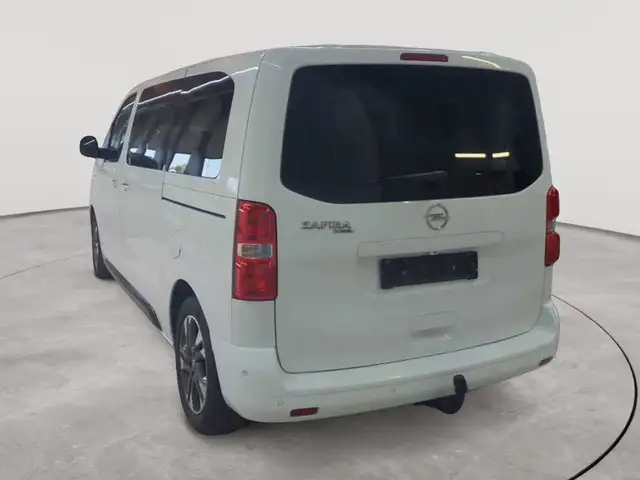 Opel Zafira Tourer view 2