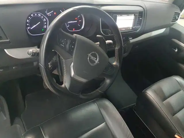 Opel Zafira Tourer view 12