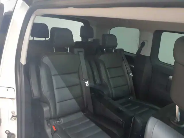 Opel Zafira Tourer view 9