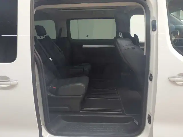 Opel Zafira Tourer view 8