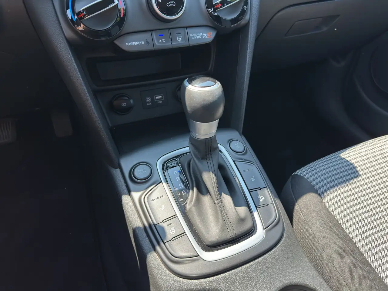 Hyundai KONA снимка Hyundai KONA