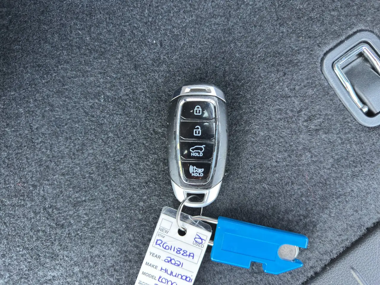 Hyundai KONA снимка Hyundai KONA