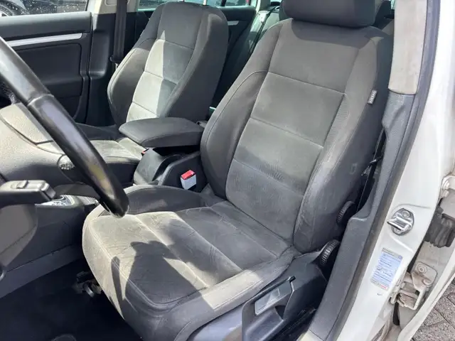 Volkswagen Golf view 10