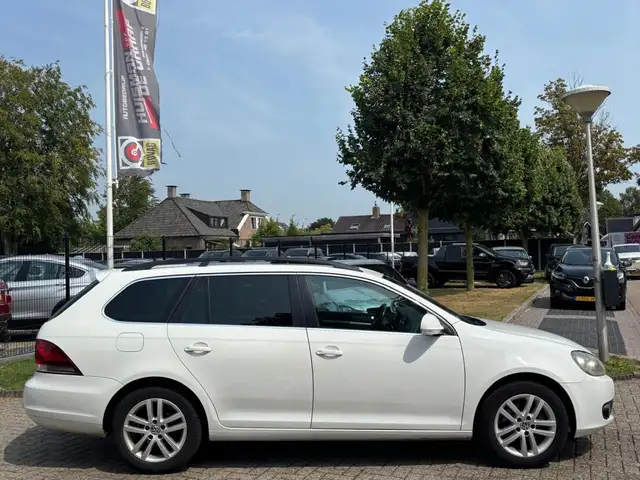 Volkswagen Golf view 5