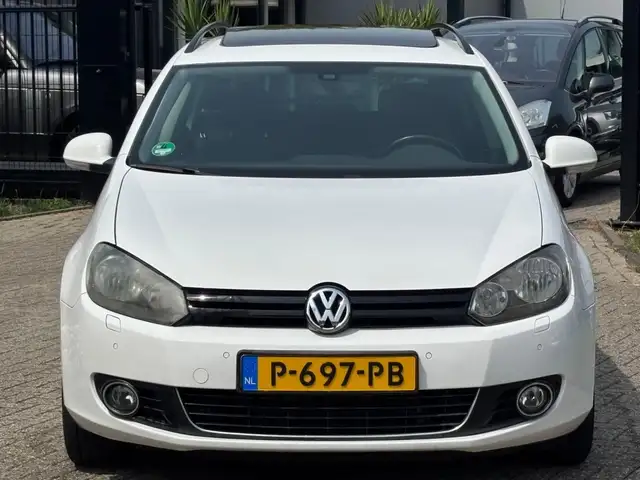 Volkswagen Golf view 2