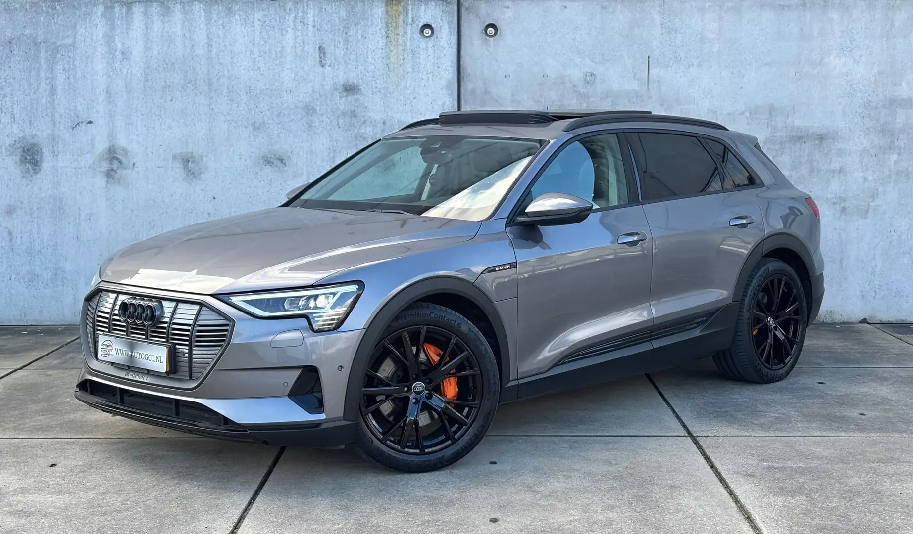 Audi e-tron 50 QUATTRO LAUNCH EDITION PLUS PANO SOH 87% NAP BT Gris - 2