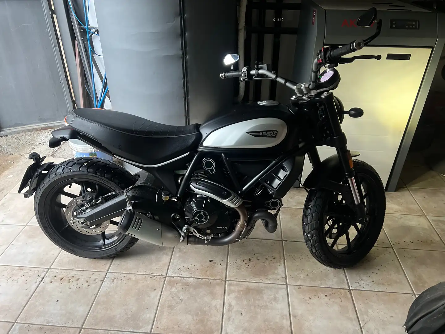 Ducati Scrambler Icon Dark Nero - 2