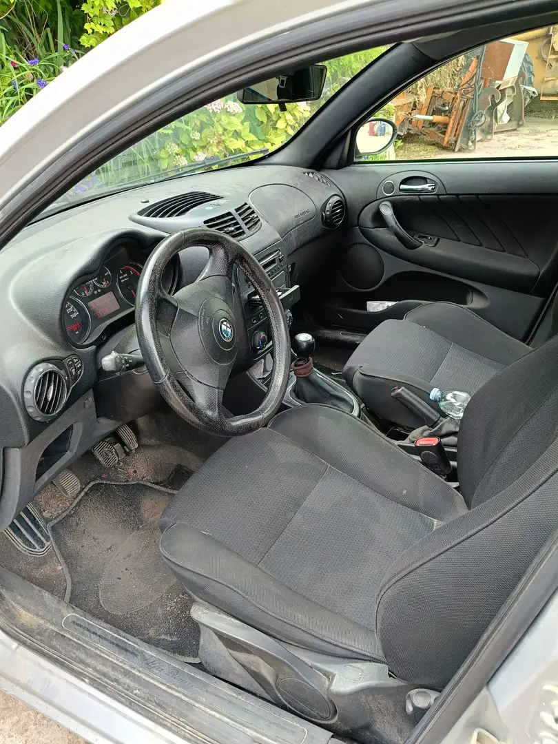 Alfa Romeo 147 5p 1.9 jtd C.N.C 120cv - 2