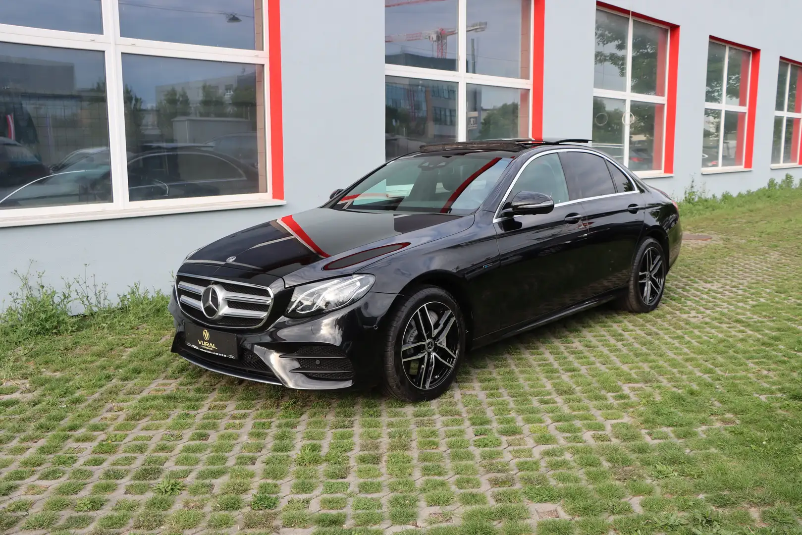 Mercedes-Benz E 300 de AMG-LINE | PANORAMA | LEDER | Head-up | LED | Schwarz - 2
