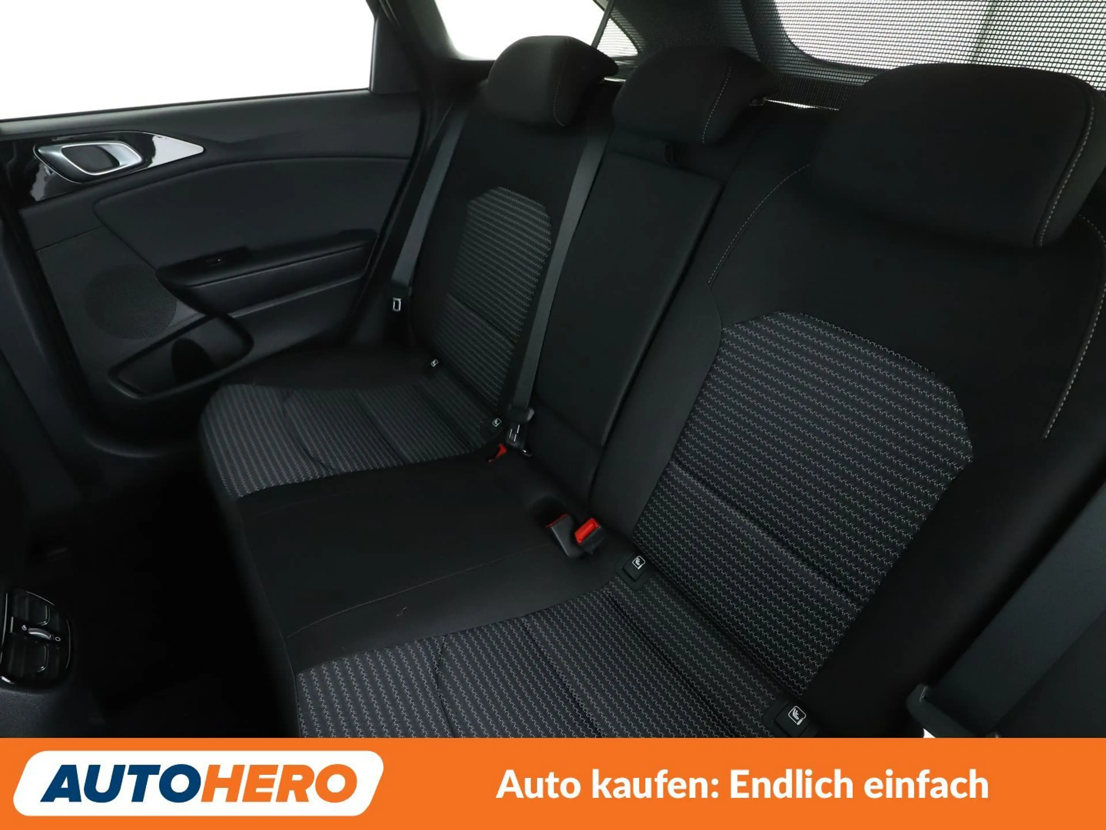 Kia Ceed / cee'd 1.5 TGDI Mild-Hybrid Ultimate Edition Aut.*NAVI* — photo 14