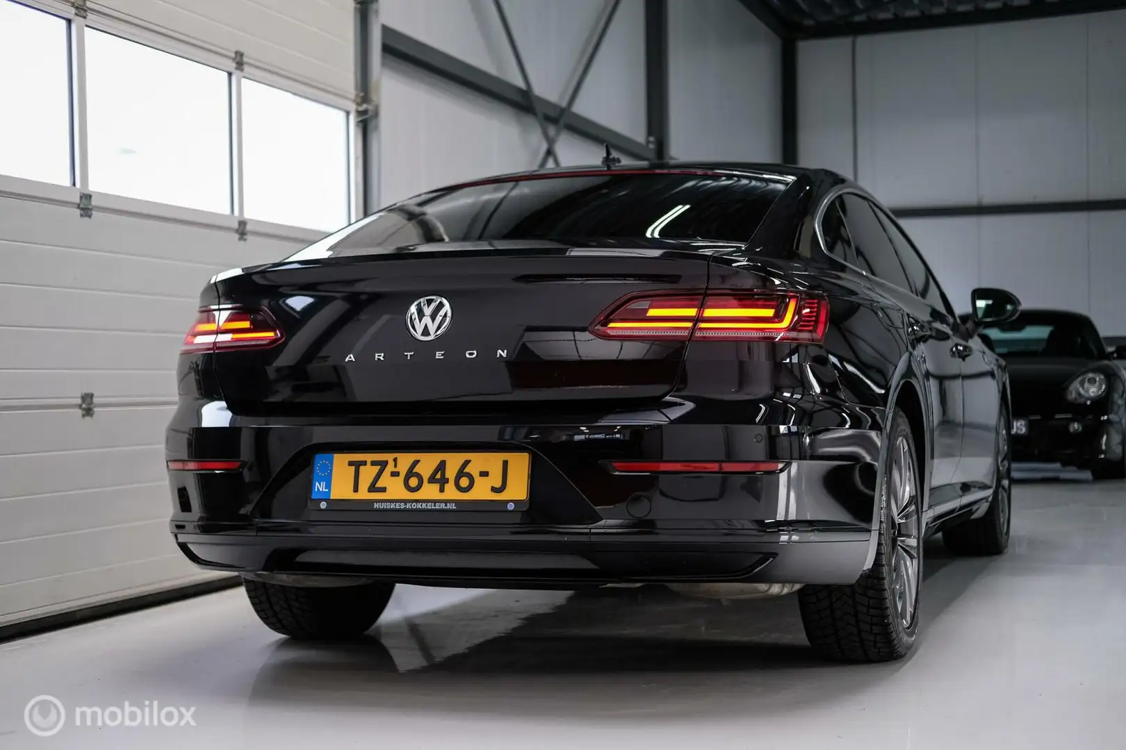 Volkswagen Arteon 1.5 TSI Elegance | CarPlay | DSG | LED | BTW | Zwart - 2
