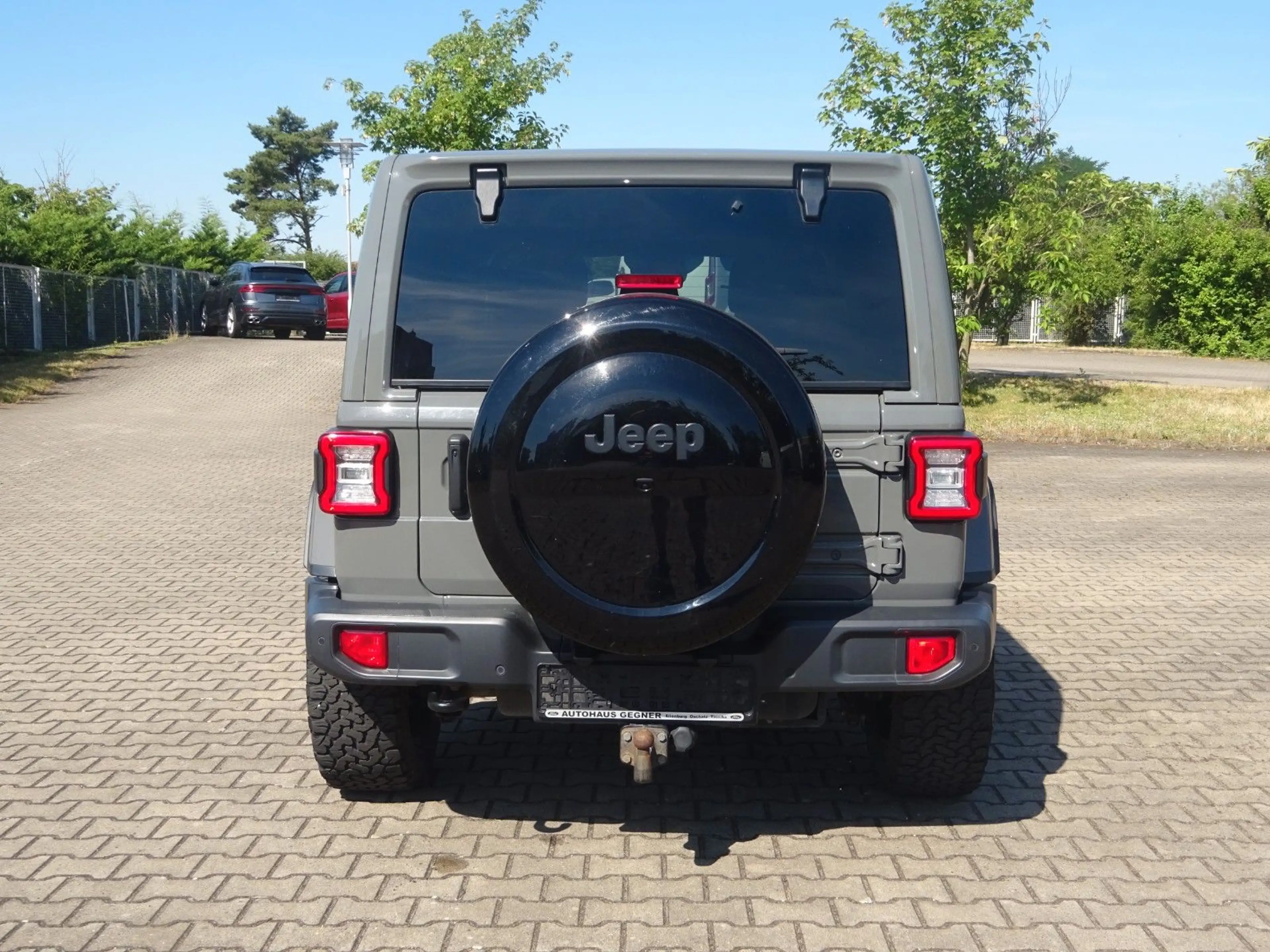 Jeep Wrangler Unlimited AWD Sky One-Touch Sahara — photo 8