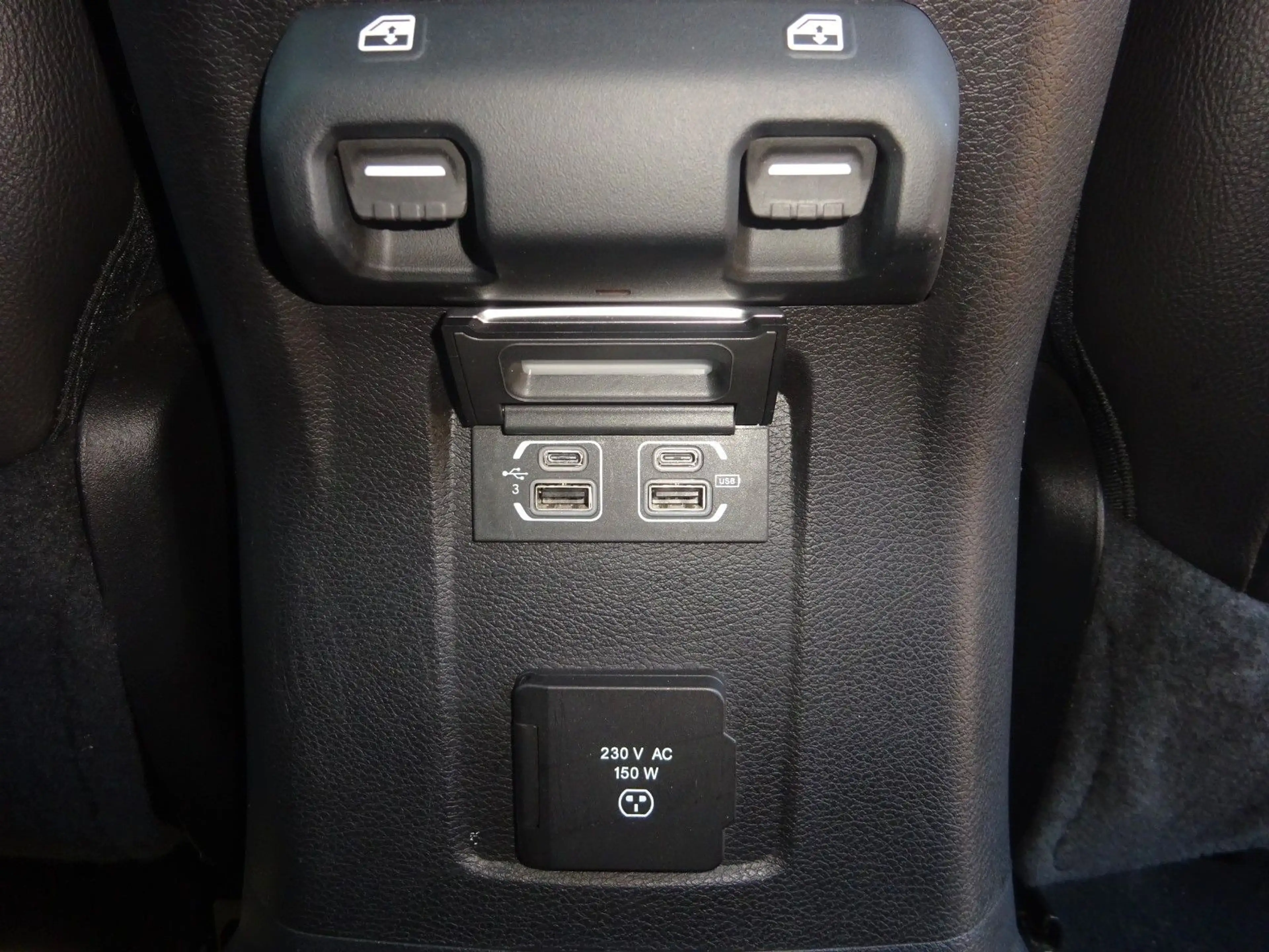 Jeep Wrangler Unlimited AWD Sky One-Touch Sahara — photo 15