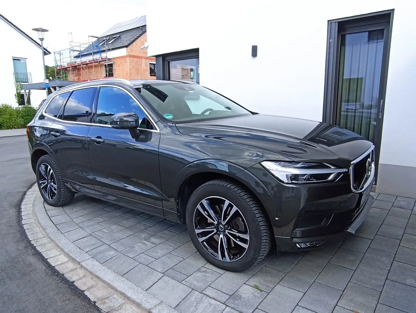 Volvo XC60 D5 AWD Geartronic Momentum - 2
