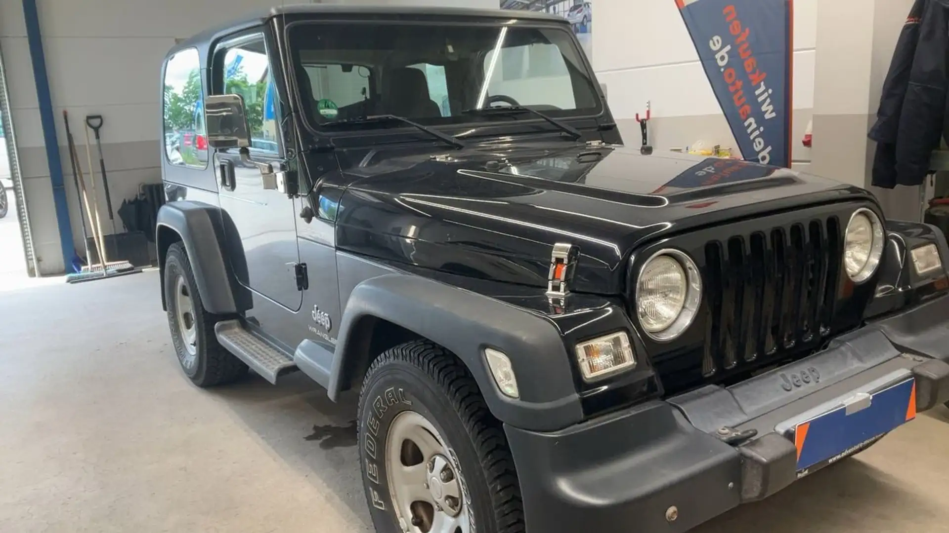 Jeep Wrangler Hard Top 4.0 Sport c/abs,CL GPL Noir - 2