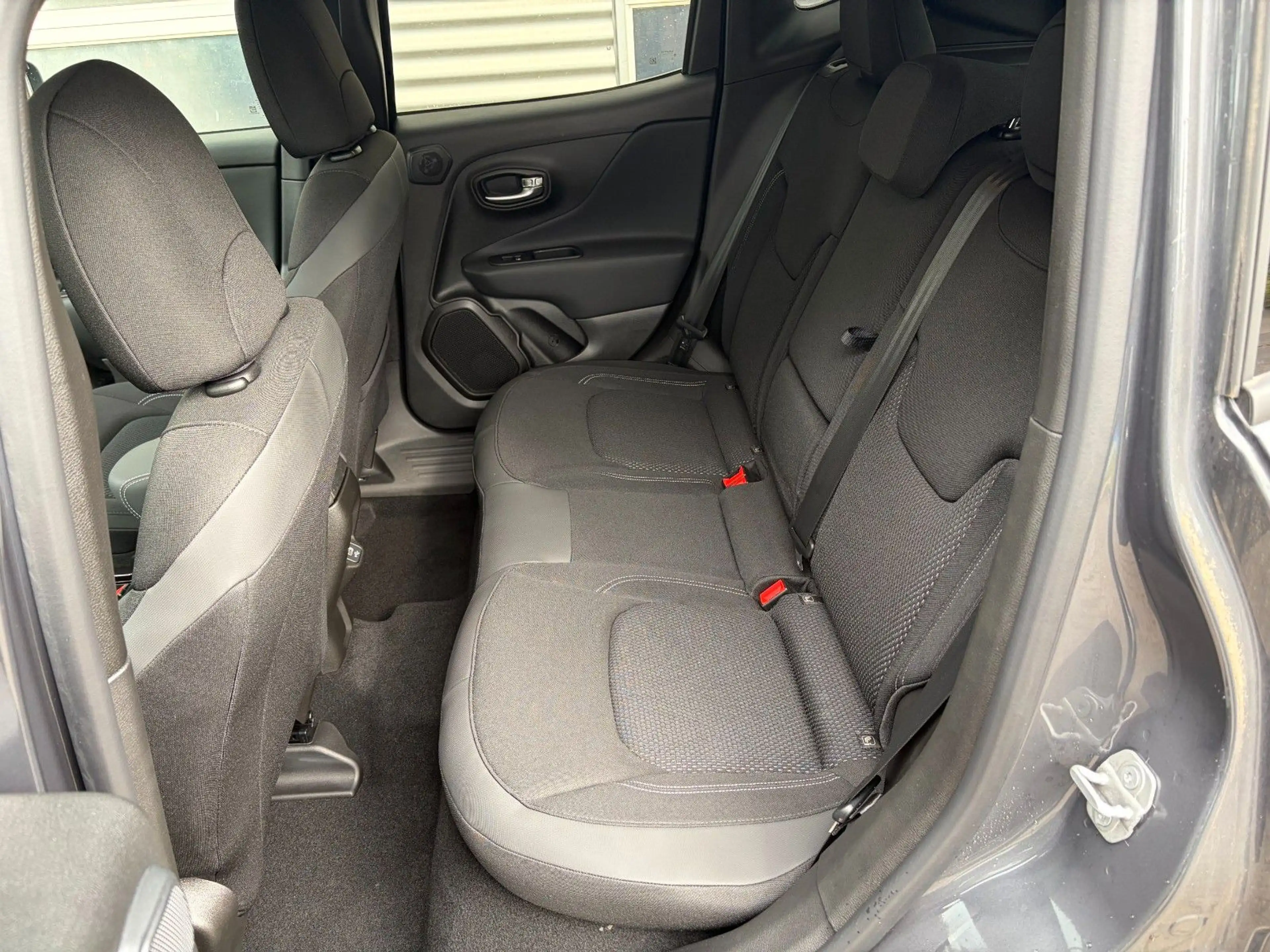 Jeep Renegade S Plug-In-Hybrid 4xe — photo 7