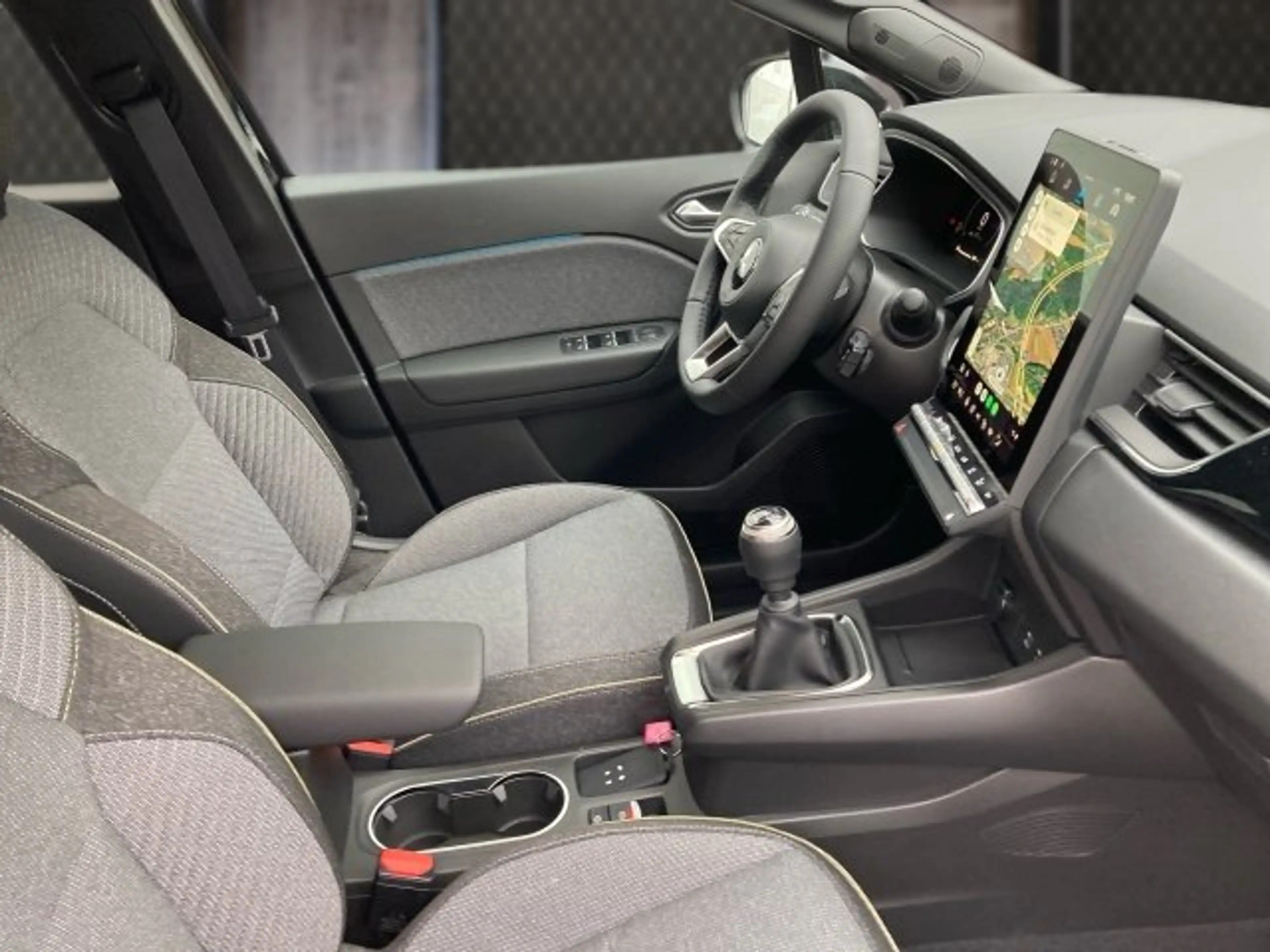 Mitsubishi Grandis 1,3 Petrol Intense S+C+T 26 — photo 6