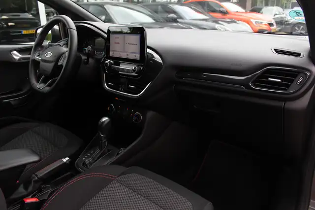 Ford Fiesta view 13