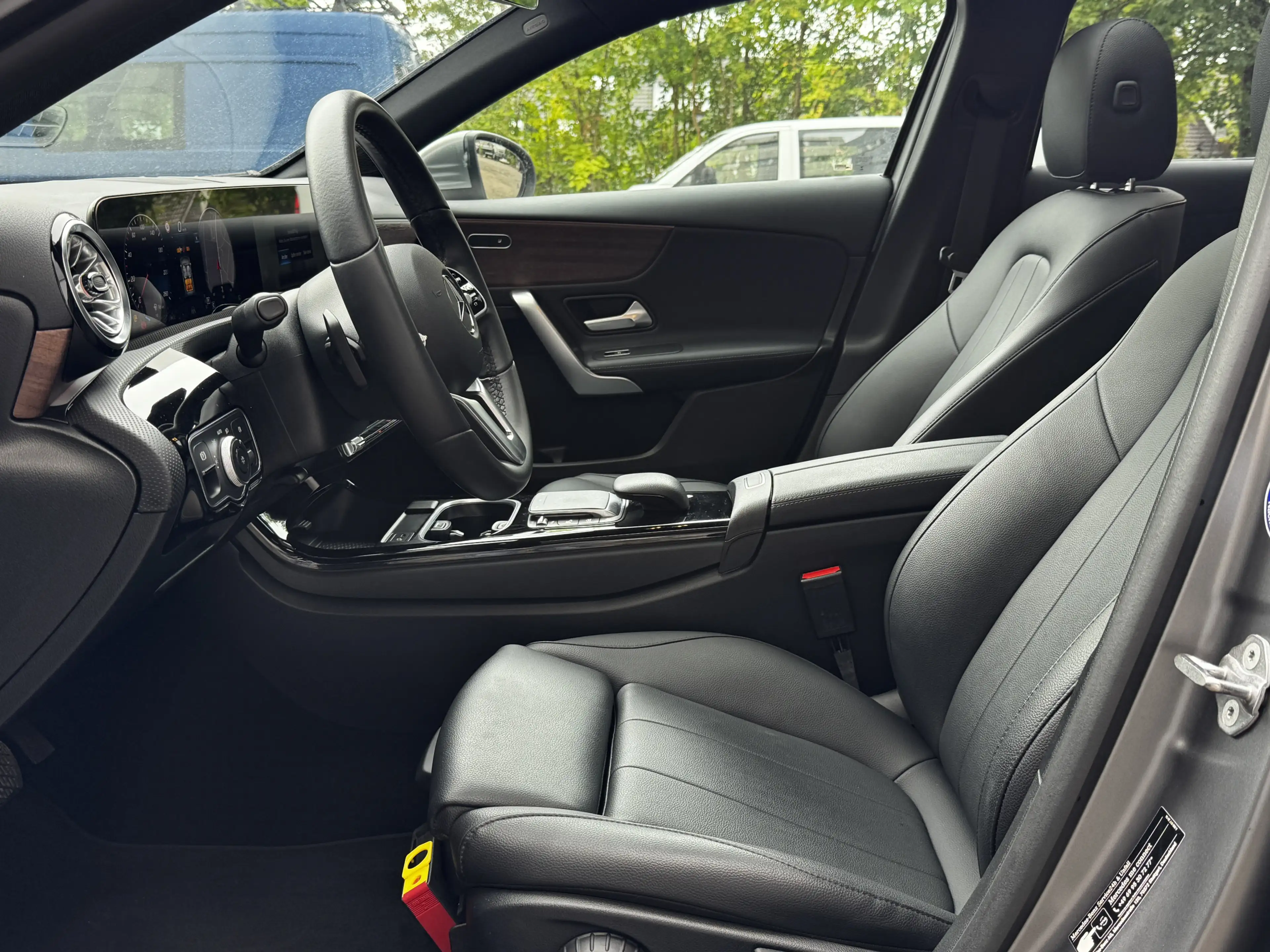 Mercedes-Benz A 220 D Urban LED ACC MBUX Pano Kamera Midline — photo 14