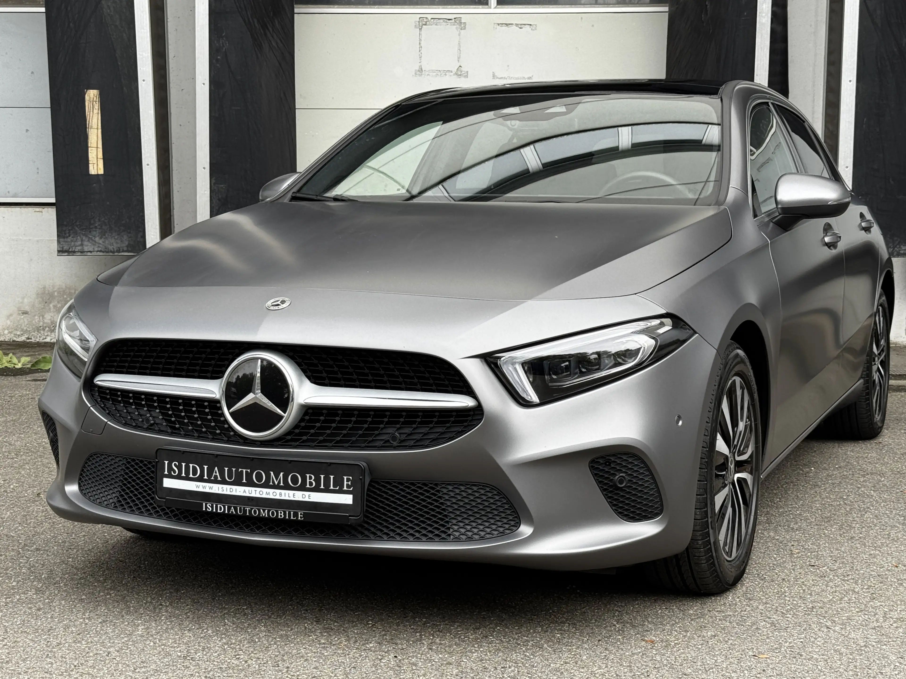 Mercedes-Benz A 220 D Urban LED ACC MBUX Pano Kamera Midline