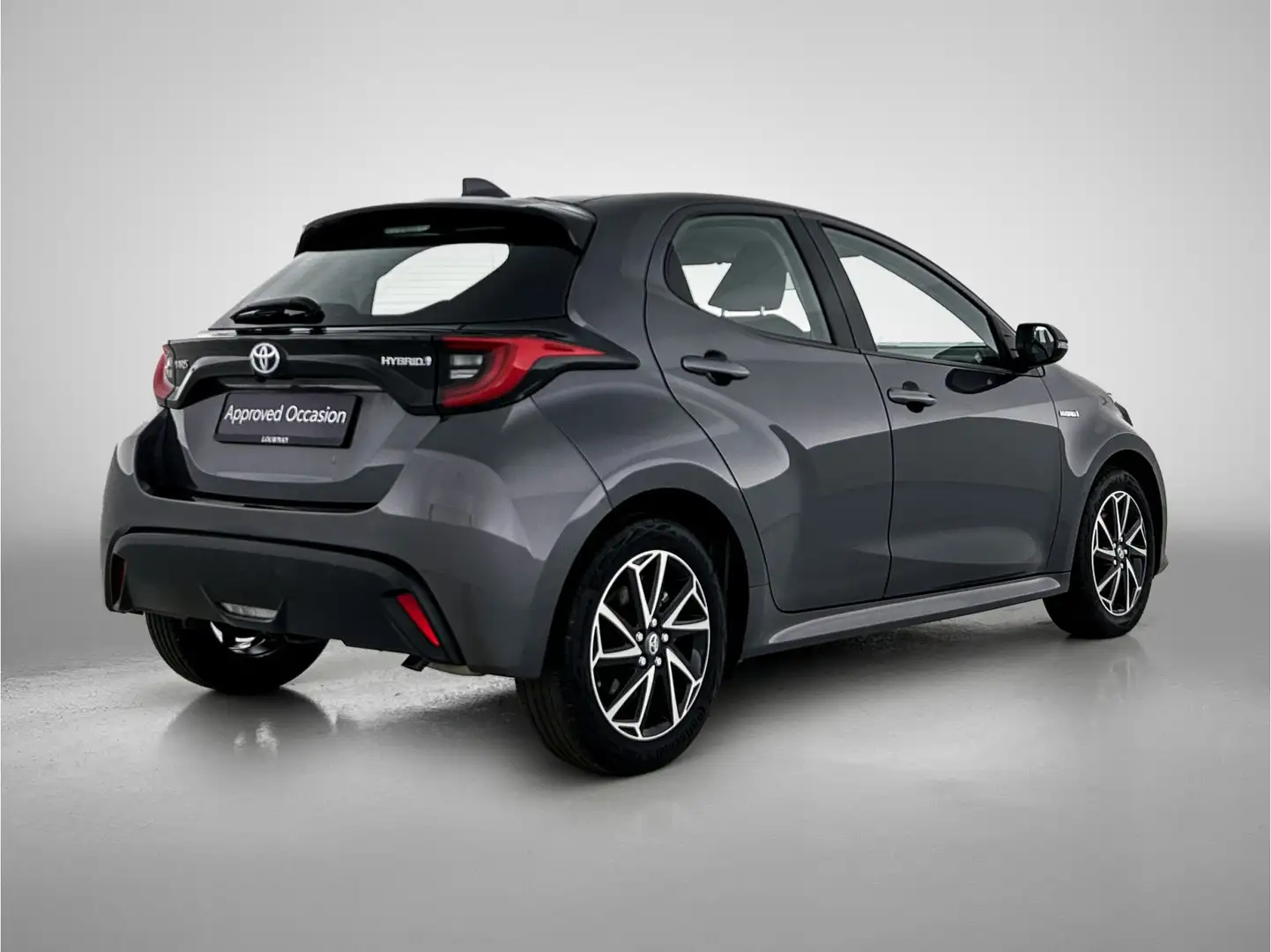 Toyota Yaris 1.5 Hybrid First Edition | LM velgen | Grijs - 2